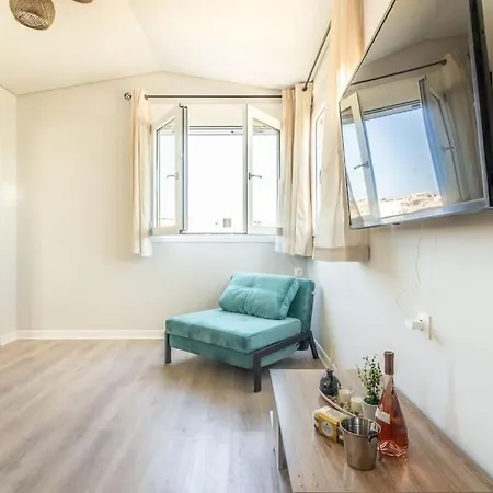 דירה Elegant Loft With Jacuzzi