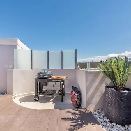 דירה Elegant Loft With Jacuzzi Gazi